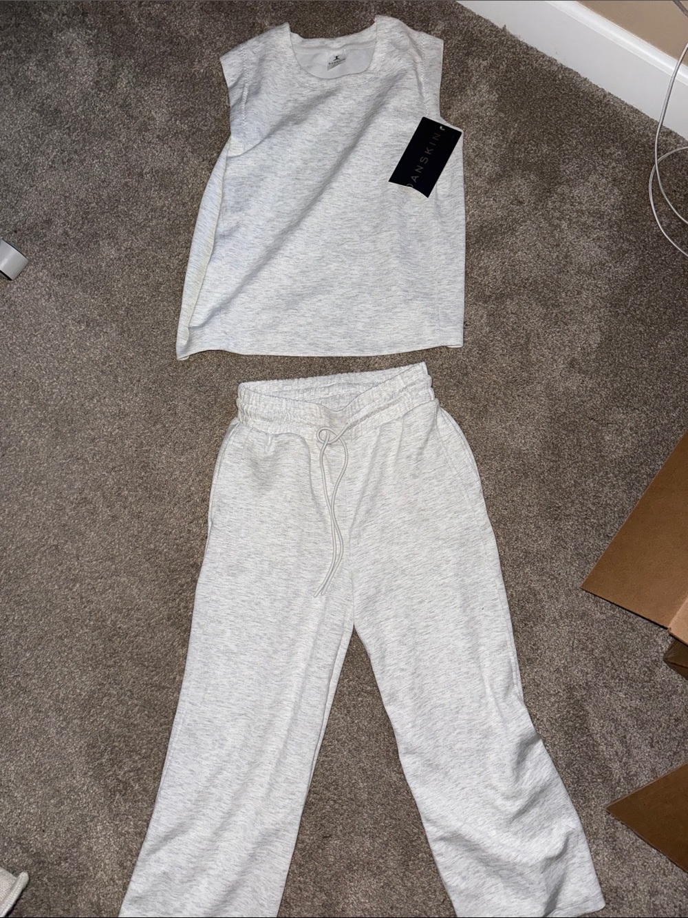 NWT Danskin two piece sweat set